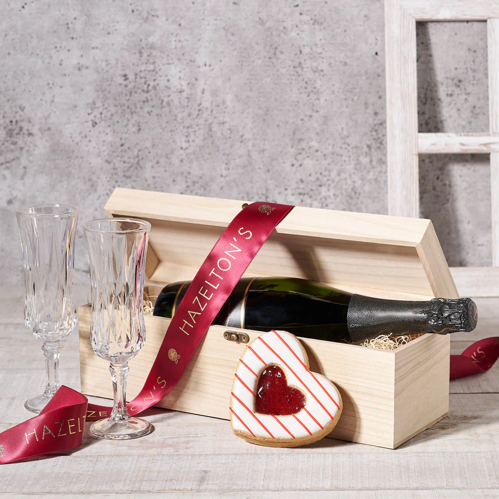 "Love Is In The Air"� Champagne Gift Set